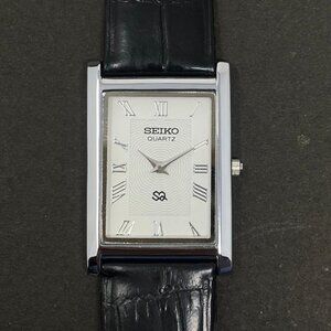 Seiko Slim Quartz Gentlemen's Wrist Watch - FREE SHIPPING